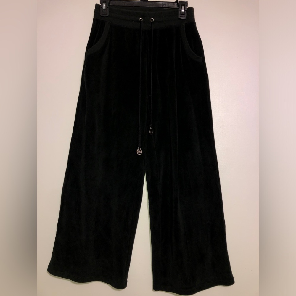 MICHEAL KORS woman SZ small Black velvet Wide-Leg Pants with pockets